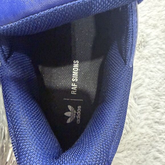 Athletic_Shoes